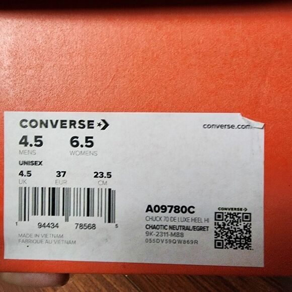 Converse Chuck Taylor Lug Sole Heeled Platform Boot 6.5 NIB - Picture 9 of 9